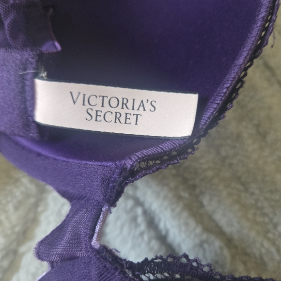 Victoria's Secret & Pink Underwire Push-up Bras In Deep Purple and Soft Pink 34D - Picture 4 of 4